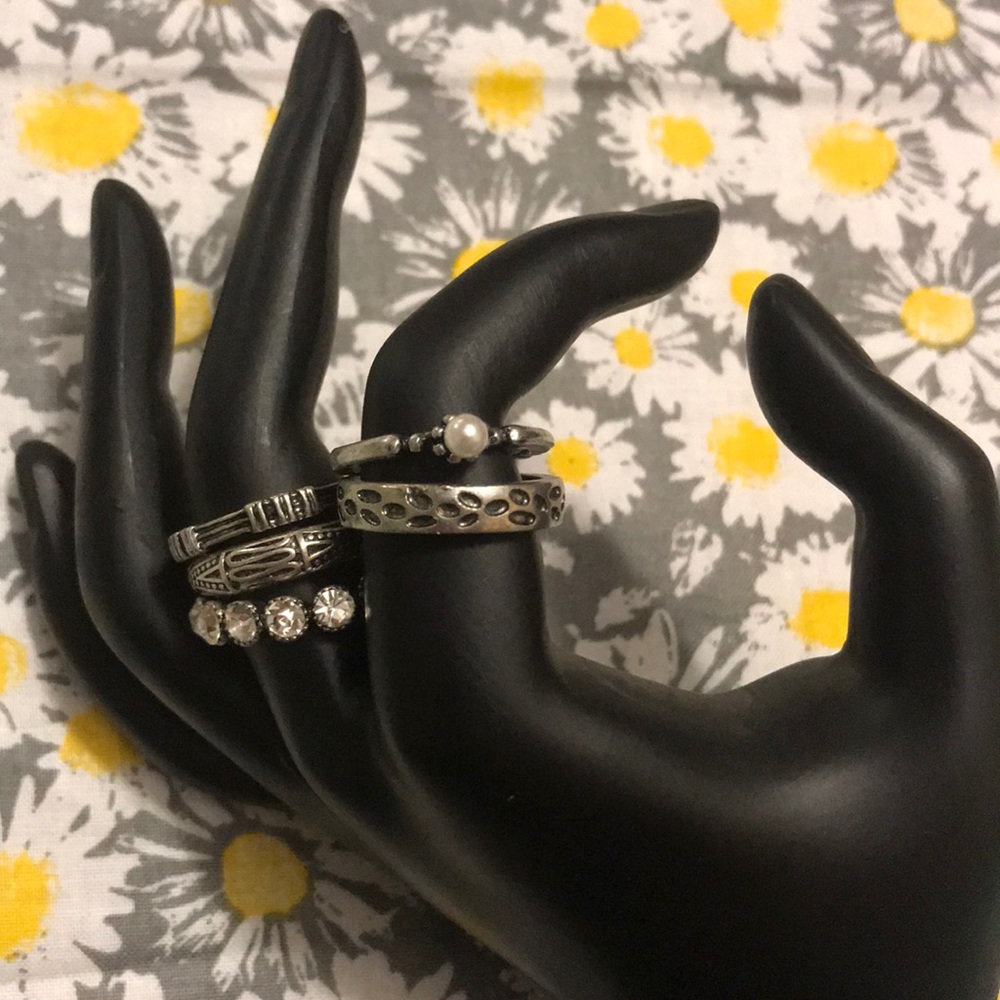 🔘H&M Stackable Silver Tribal Rings- Set of 5🔘